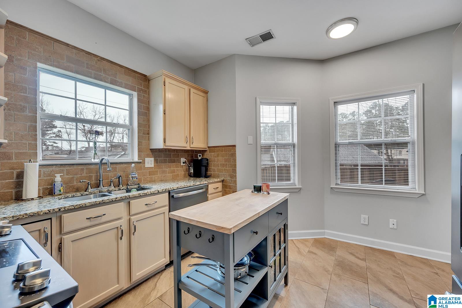 219 Ridge Park Circle Birmingham, AL 35216 - Photo 10 of 18