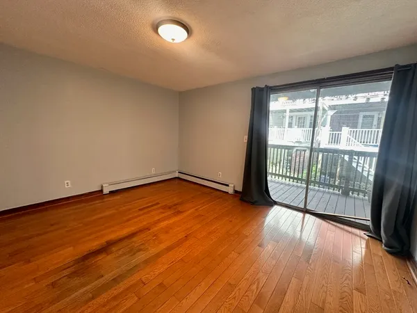 $3,250 | 474 East 7th Street, Unit 1, Boston, MA 02127