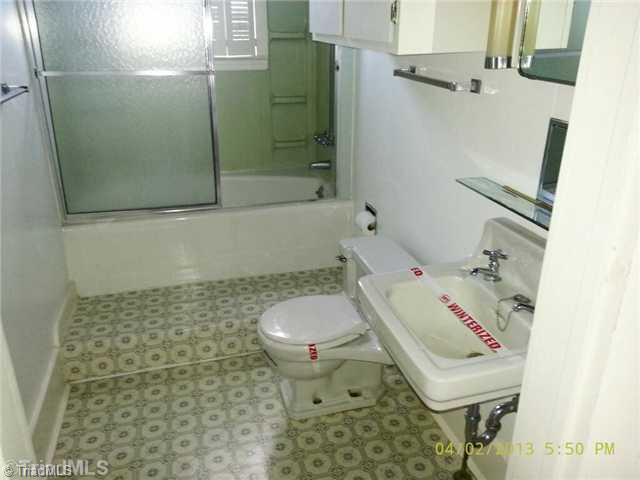 1904 Springs Road Mount Airy, NC 27030 - Photo 12 of 12 Bath.