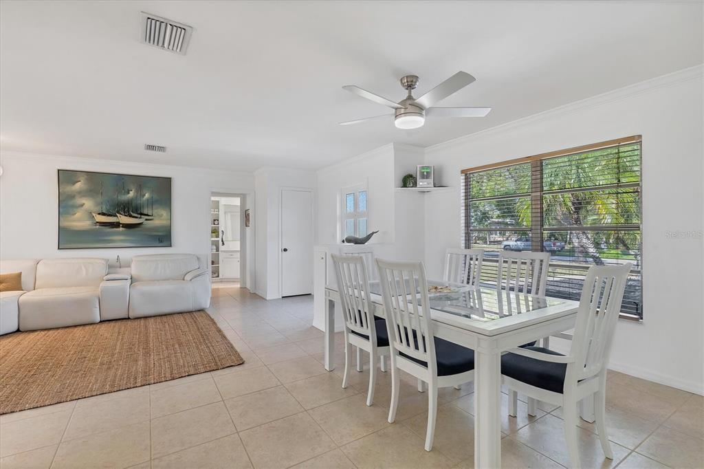 448 Redwood Road Venice, FL 34293 - Photo 8 of 45