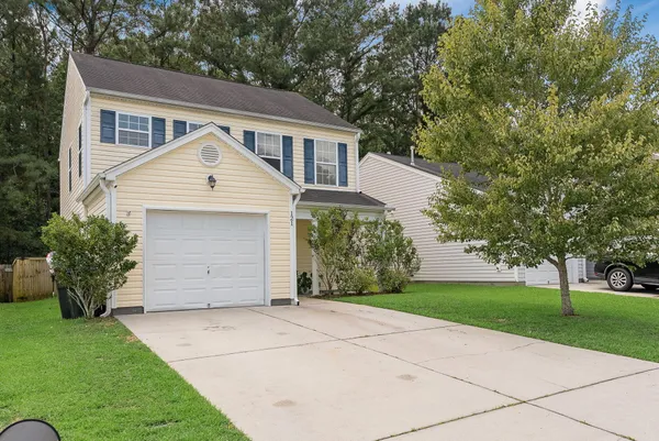 $314,900 | 121 Coosawatchie Street, Summerville, SC 29485