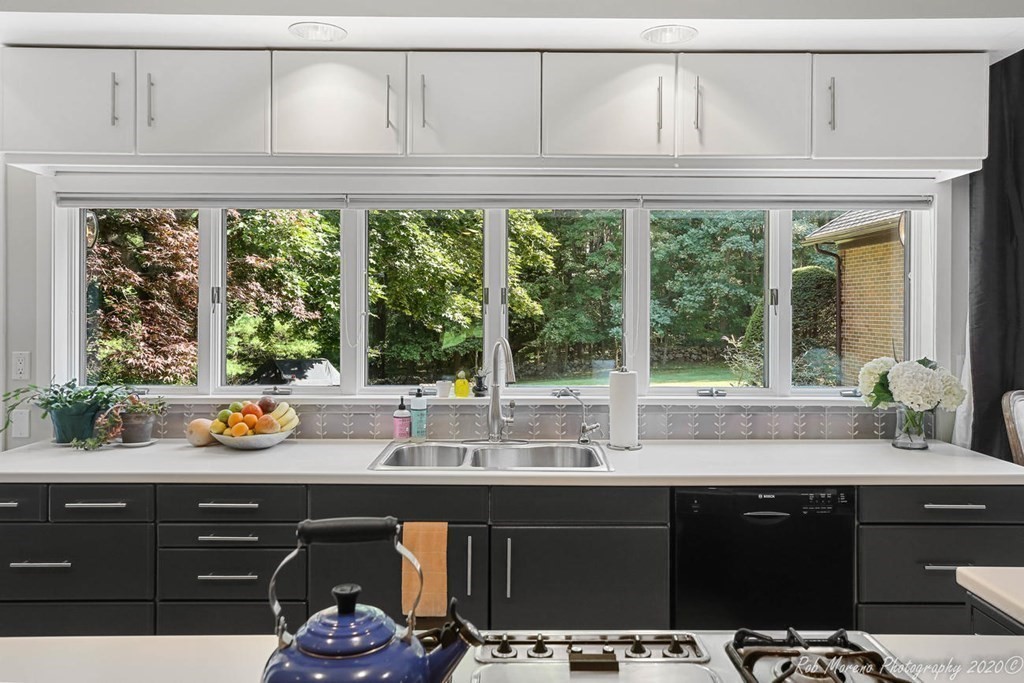 96 Castlemere Place North Andover, MA 01845 - Photo 12 of 37