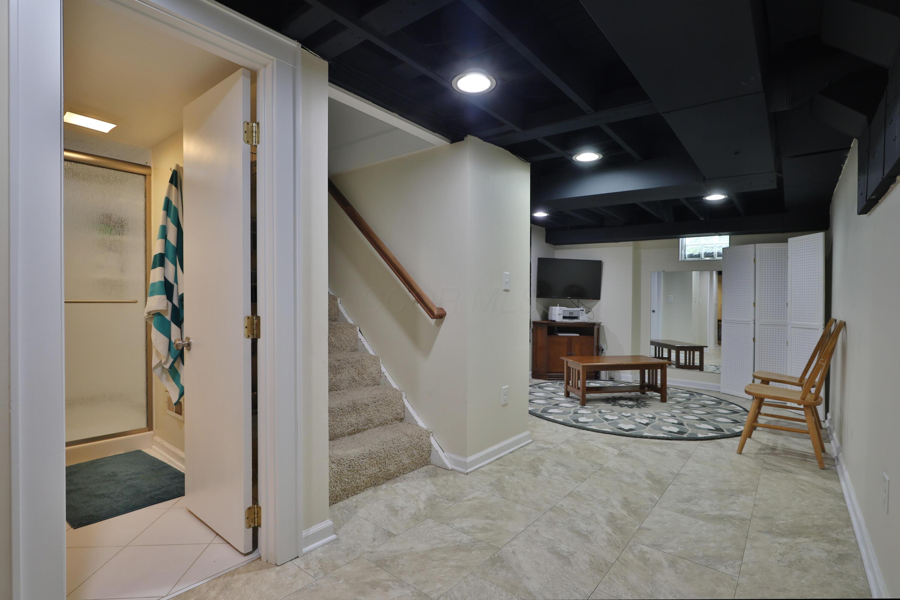 66 South Cassingham Road Bexley, OH 43209 - Photo 46 of 85 Flexible space, 5th bedroom, offices,...
