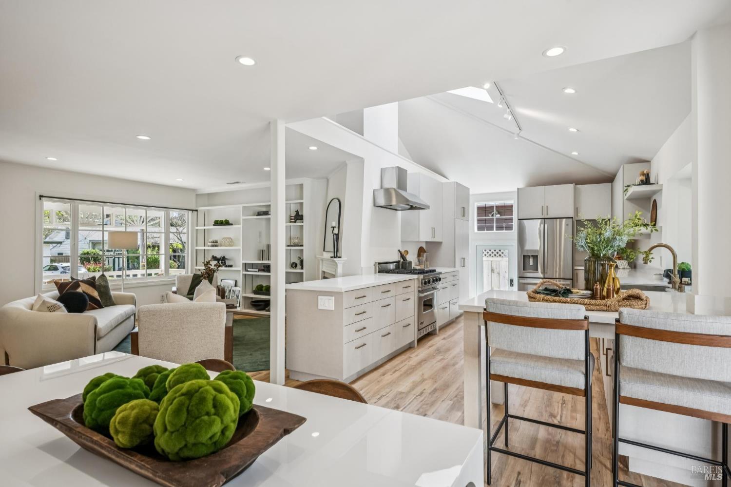 355 Irwin Street San Rafael, CA 94901 - Photo 12 of 49