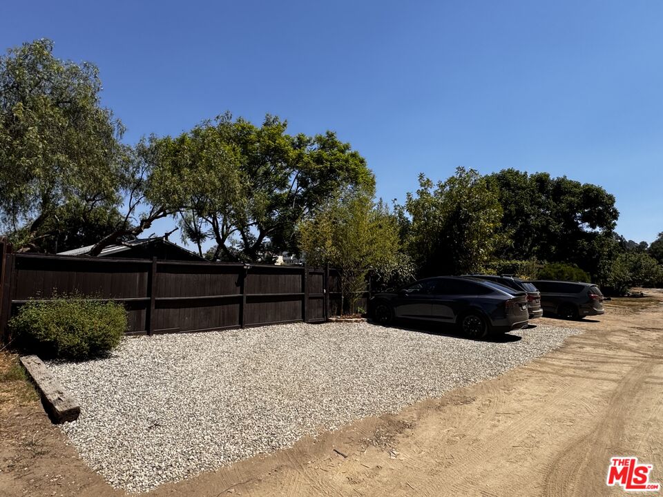 2449 Riverside Place, Unit REAR HOUSE Los Angeles, CA 90039 - Photo 2 of 31