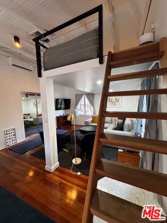 2449 Riverside Place, Unit REAR HOUSE Los Angeles, CA 90039 - Photo 8 of 31