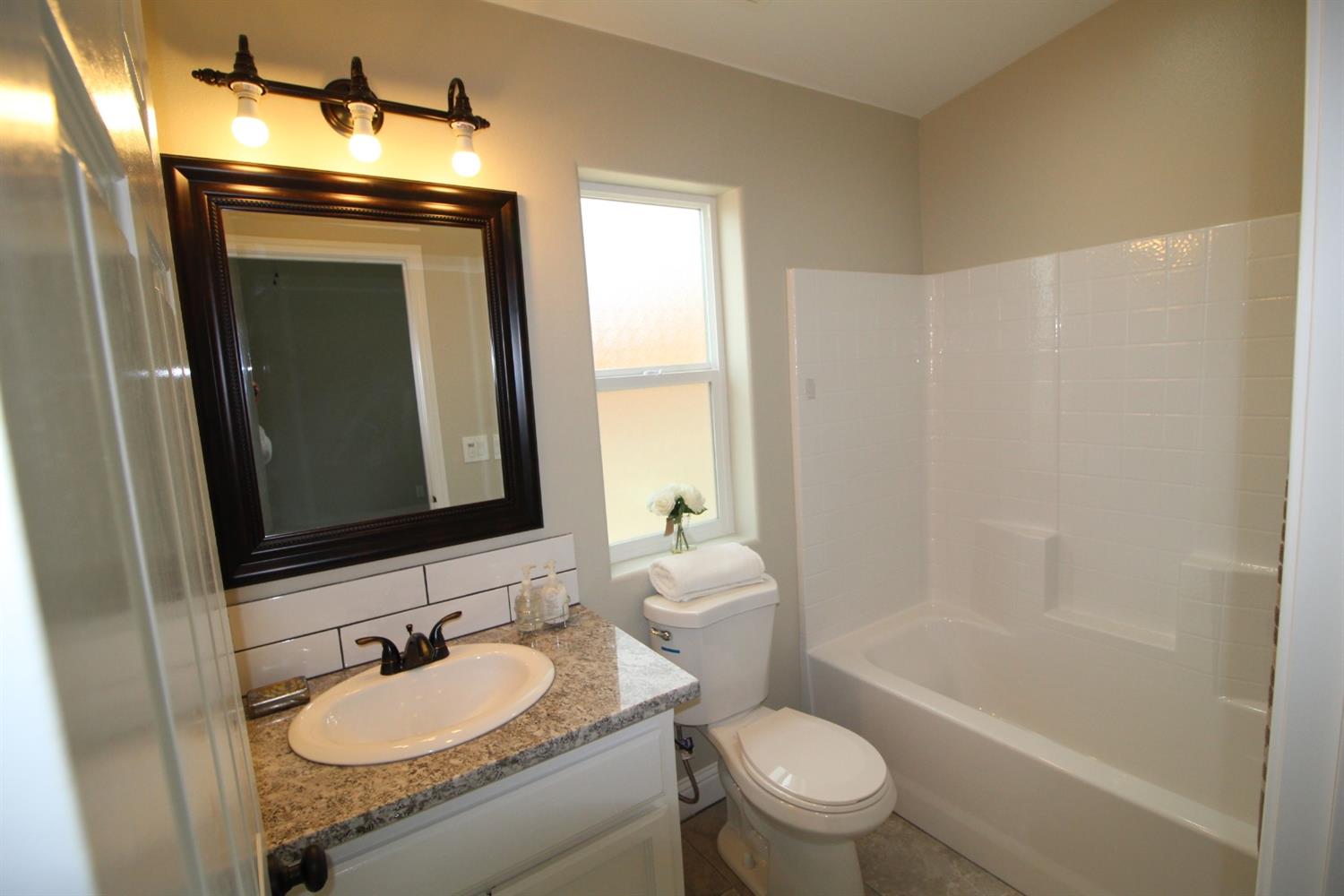 1106 Riverside Drive Madera, CA 93638 - Photo 13 of 31 Gallery Image 13