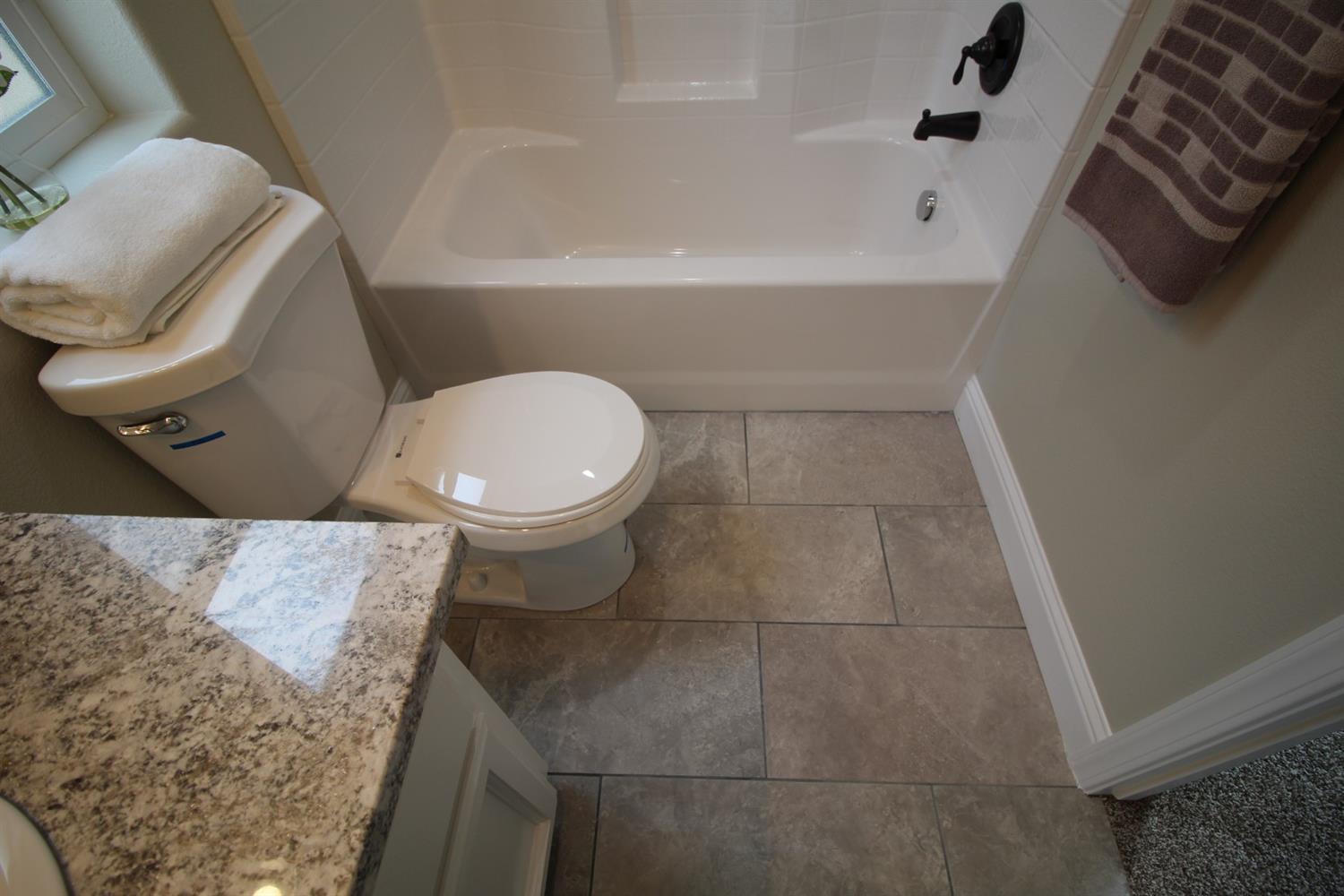 1106 Riverside Drive Madera, CA 93638 - Photo 15 of 31 Gallery Image 15