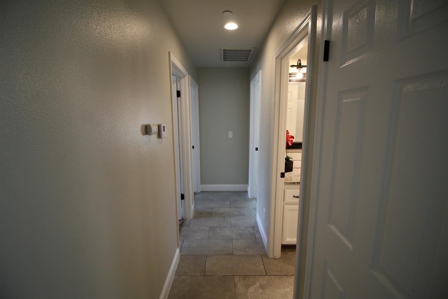 1106 Riverside Drive Madera, CA 93638 - Photo 17 of 31 Gallery Image 17