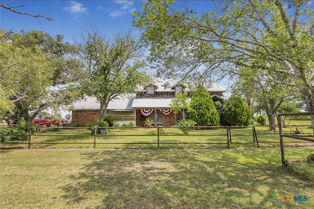 267 Center School Road Yoakum, TX 77995 - Photo 2 of 32