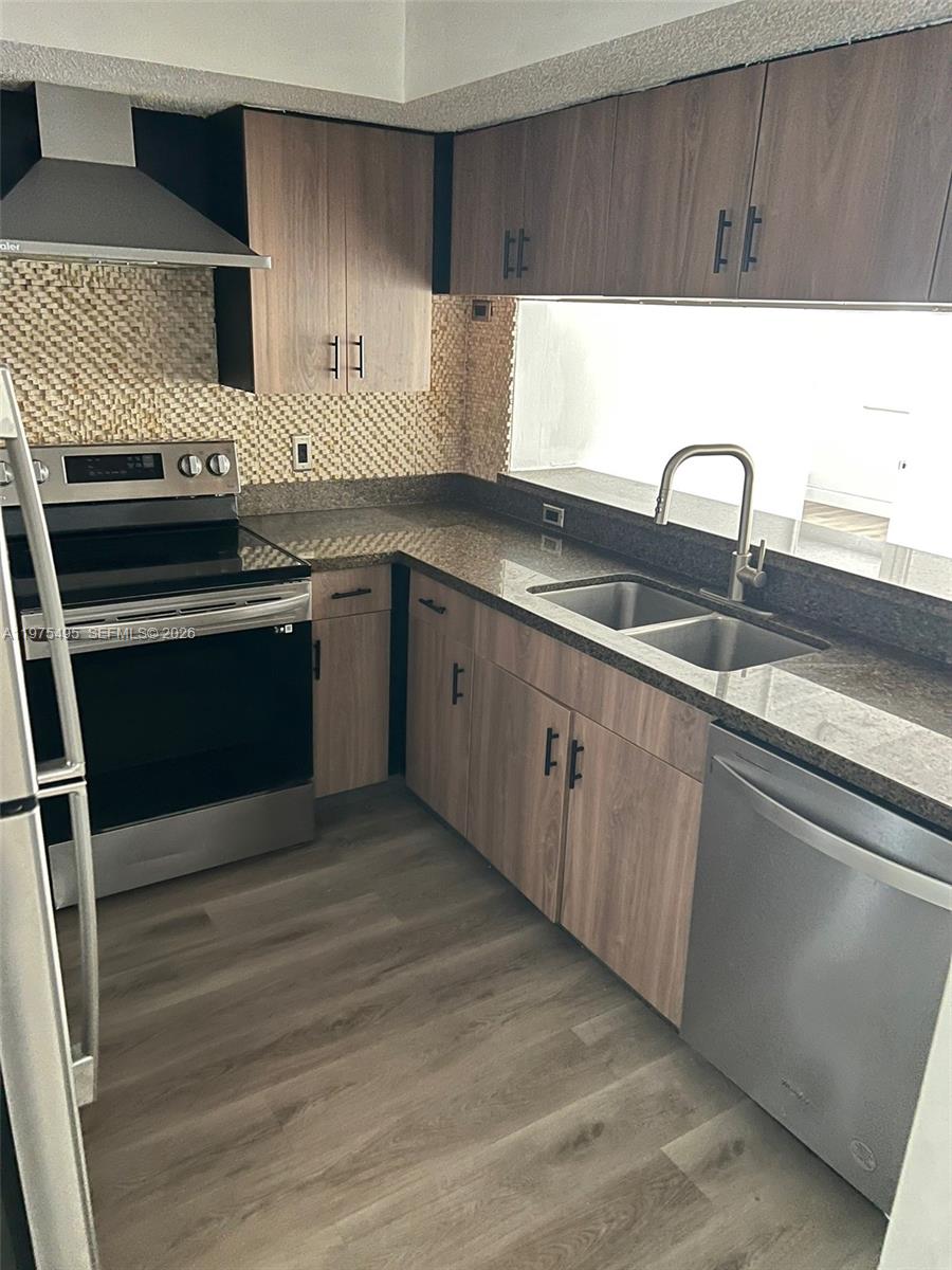440 South Park Road, Unit 4202 Hollywood, FL 33021 - Photo 1 of 11 Photo 1
