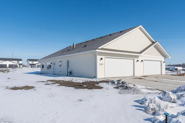 $264,900 | 3120 Noble Drive, Mankato, MN 56001