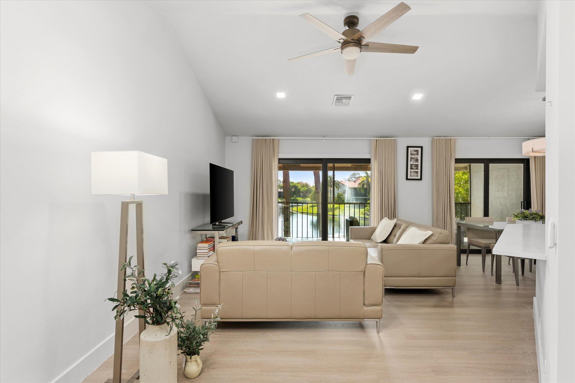 5521 Coach House Circle, Unit G Boca Raton, FL 33486 - Photo 5 of 32 05-5521 Coach House Cir G, Boca Raton-5