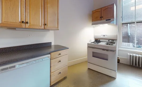 $3,895 | 10-14 Union Park, Unit 2, Boston, MA 02118