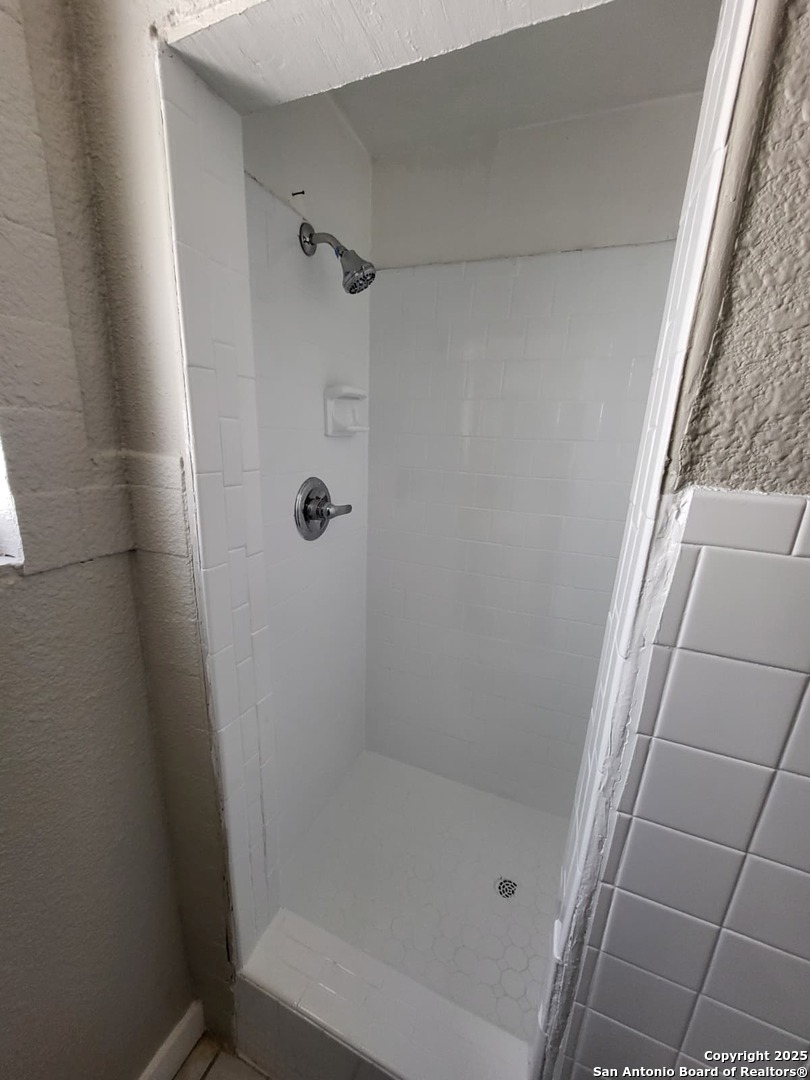 2326 Basse Road San Antonio, TX 78213 - Photo 17 of 24