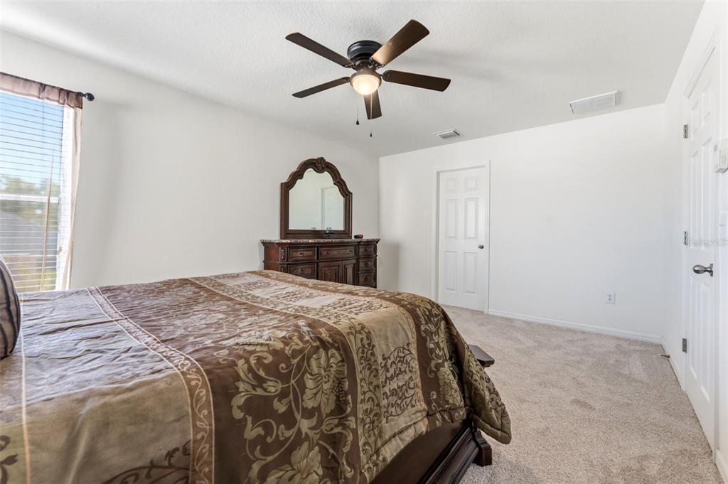 10257 Newminster Loop Ruskin, FL 33573 - Photo 22 of 52