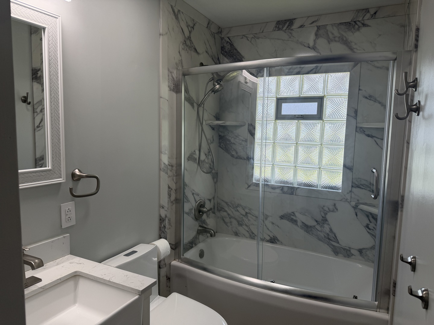 211 East Dresser Road DeKalb, IL 60115 - Photo 5 of 19