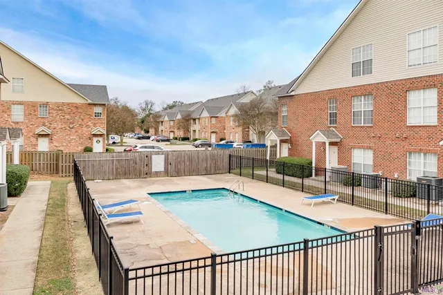 $1,400 | 4625 Burbank Drive, Unit 201, Baton Rouge, LA 70820