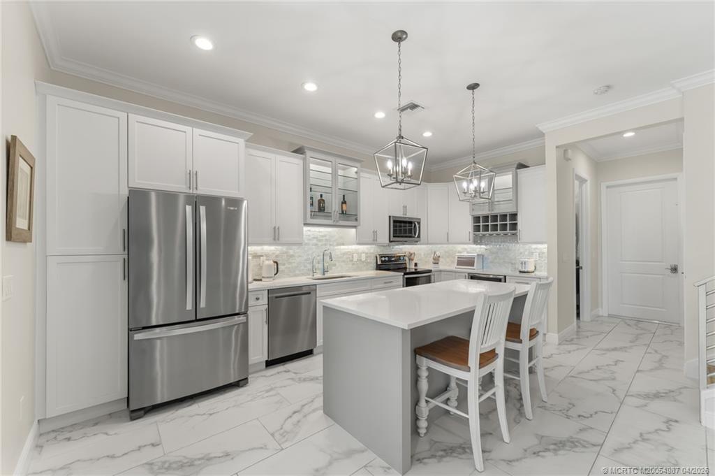 517 Southwest Ocean Boulevard Stuart, FL 34994 - Photo 11 of 36