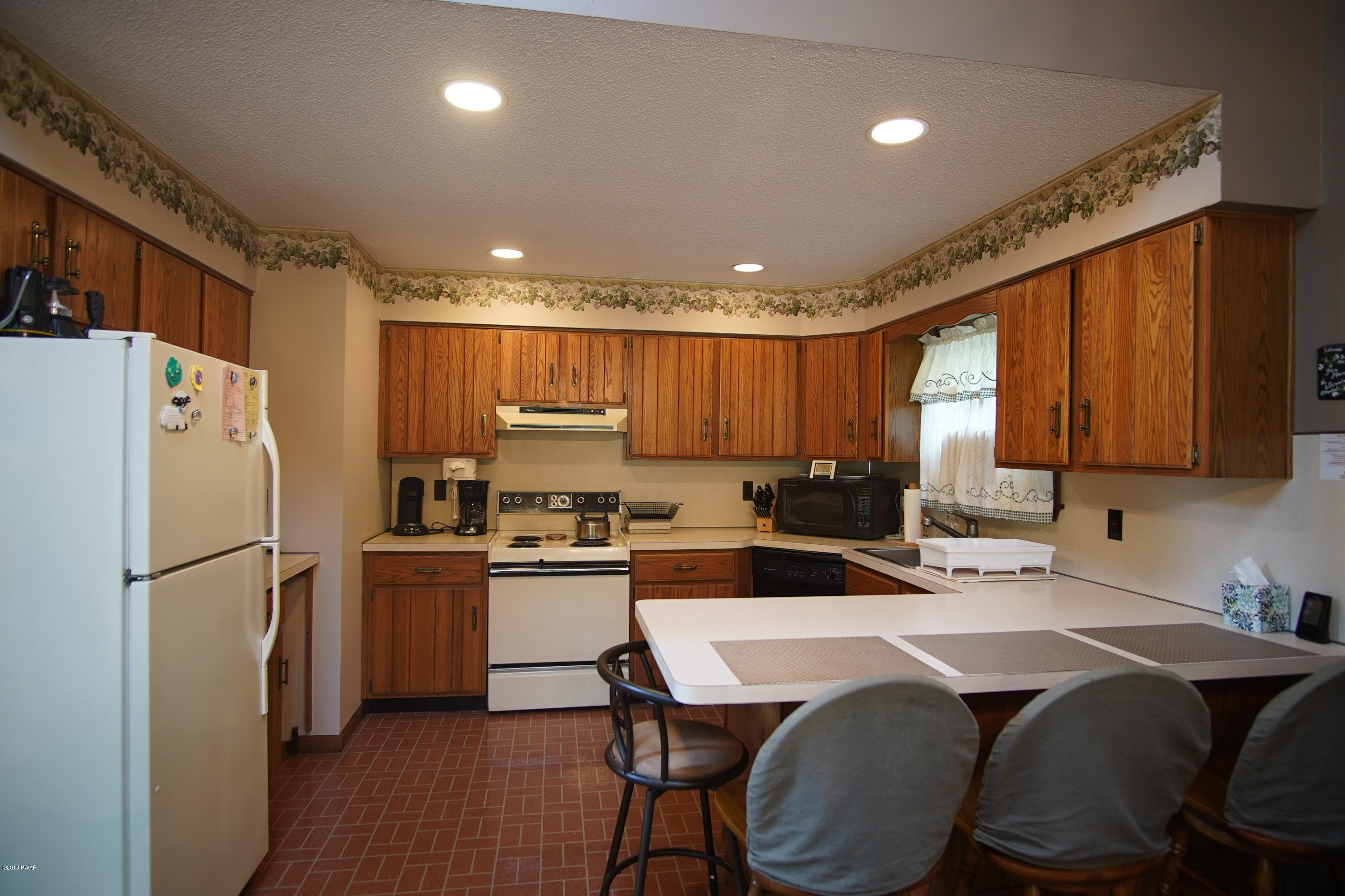 181 Tanager Road Lackawaxen, PA 18435 - Photo 10 of 29 Kitchen