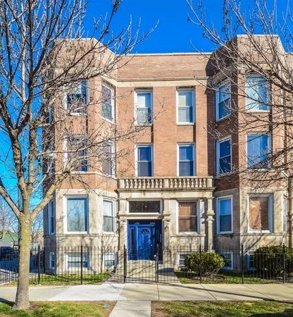 $2,200 | 2256 West Adams Street, Unit G, Chicago, IL 60612