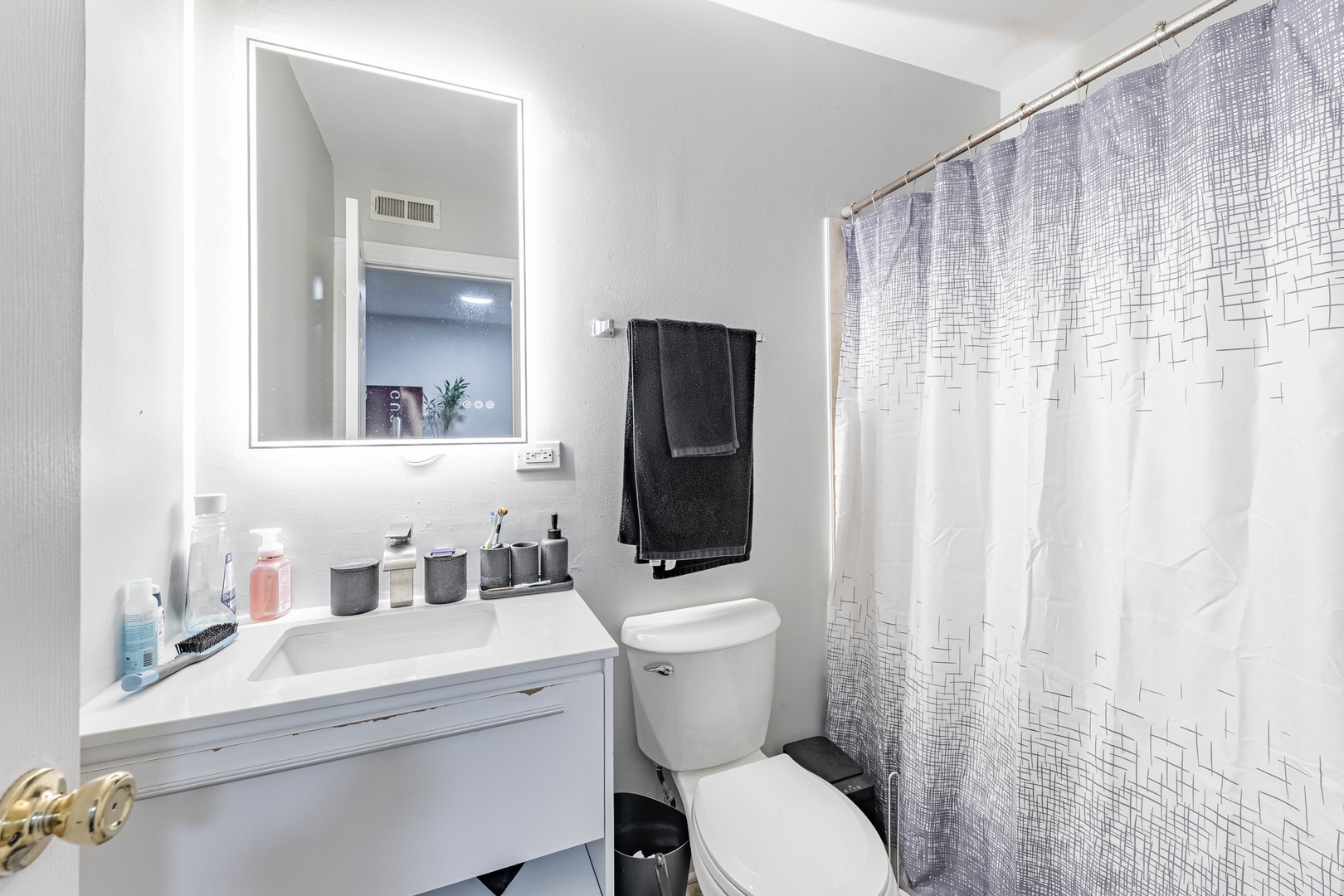 2256 West Adams Street, Unit G Chicago, IL 60612 - Photo 6 of 8
