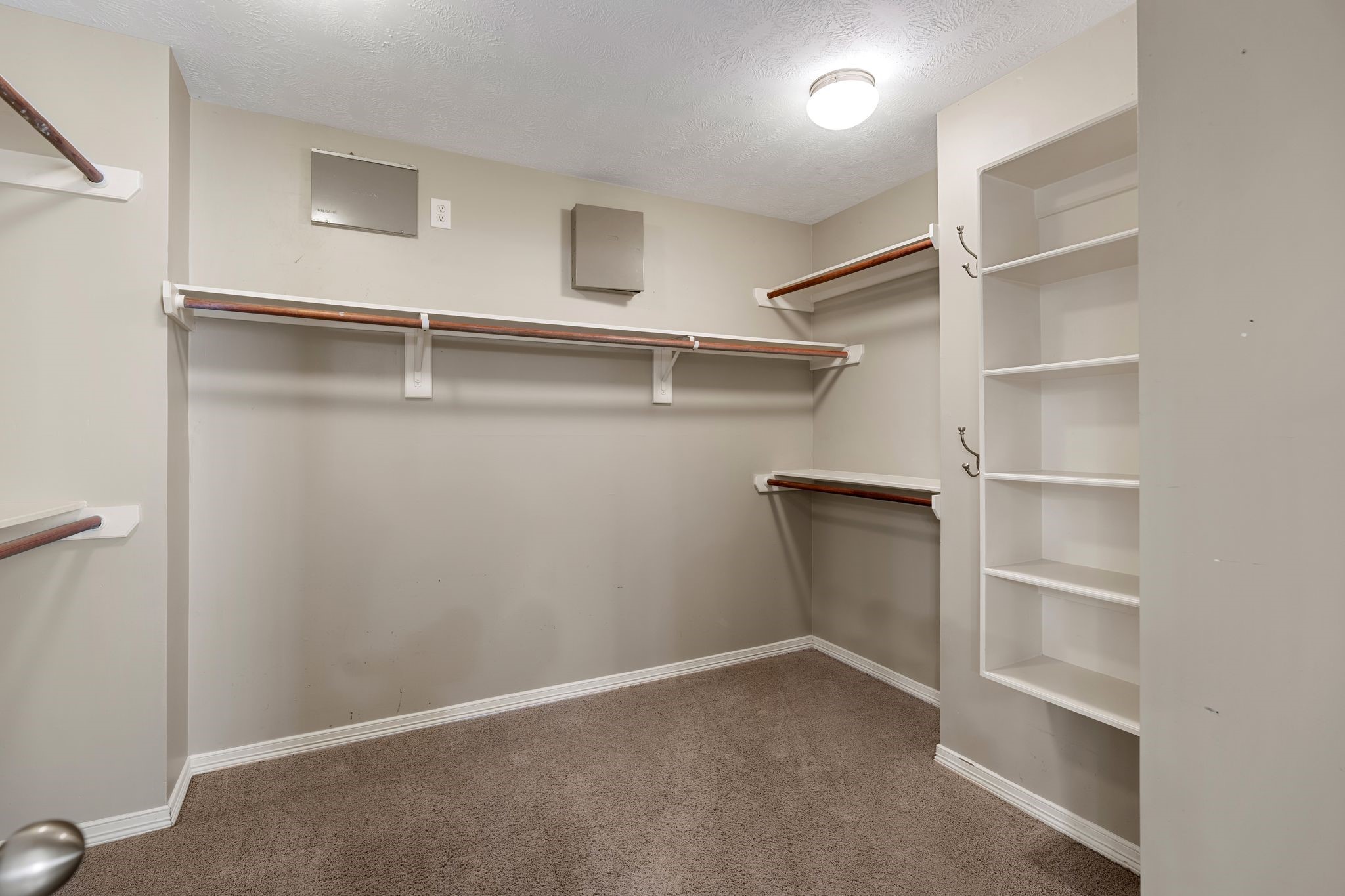 4223 Rose Street Houston, TX 77007 - Photo 27 of 40 Primary Closet