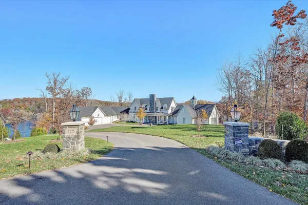 $5,950,000 | 128 Oaklawn Drive, Moneta, VA 24121