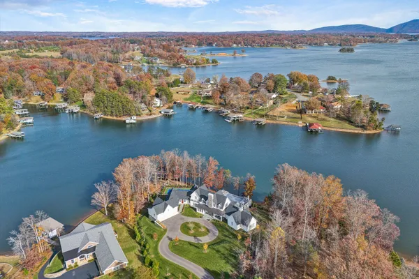 $5,950,000 | 128 Oaklawn Drive, Moneta, VA 24121