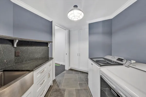 $5,950,000 | 128 Oaklawn Drive, Moneta, VA 24121