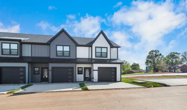 $1,895 | 208 Jonathan Wade Pvt Circle, Clarksville, TN 37043