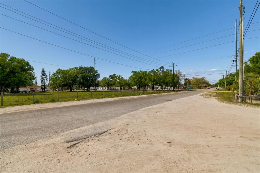610 Railroad Street Wimauma, FL 33598 - Photo 33 of 34 a view of a park