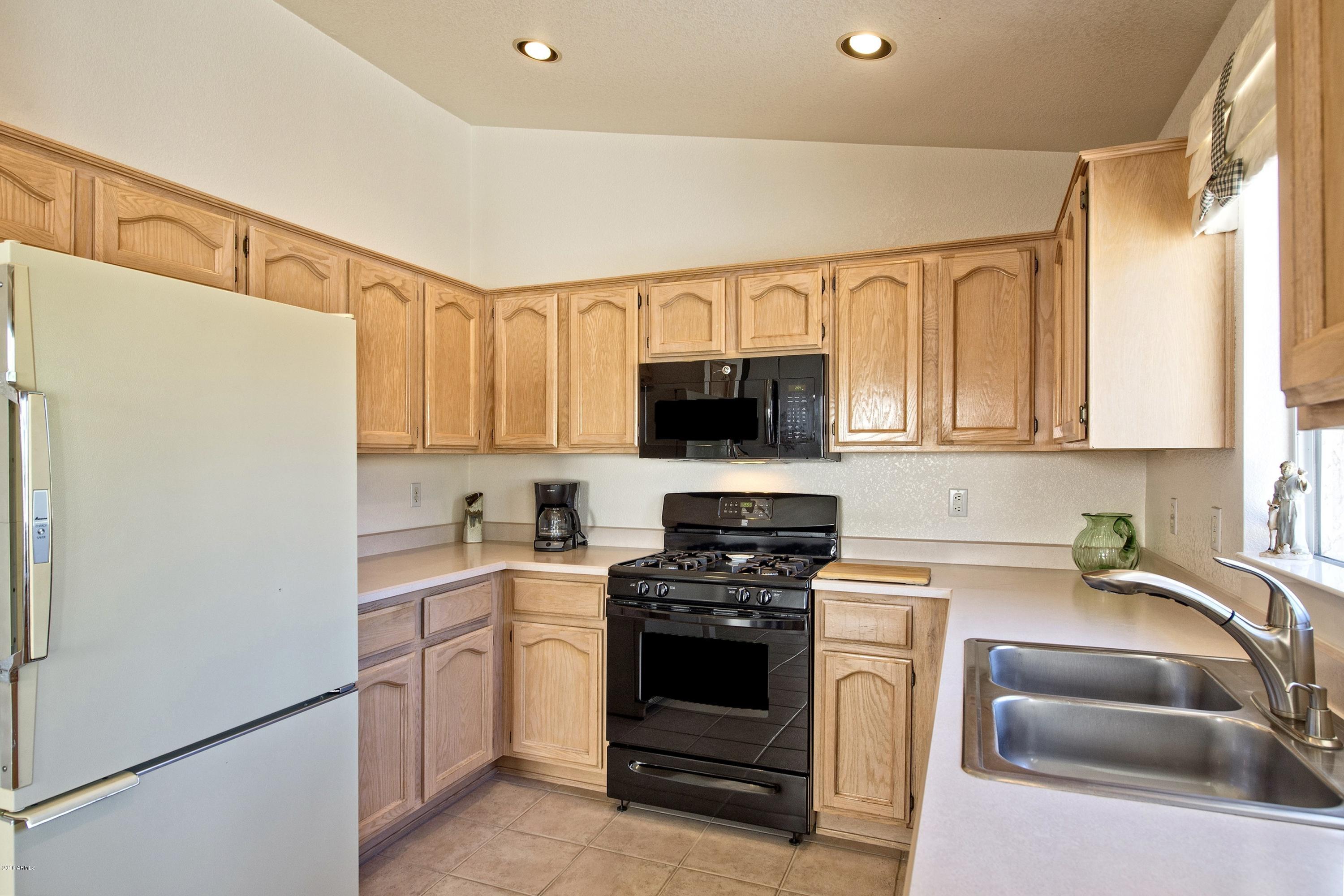 15684 Piccadilly Road Goodyear, AZ 85395 - Photo 6 of 15 006_Kitchen