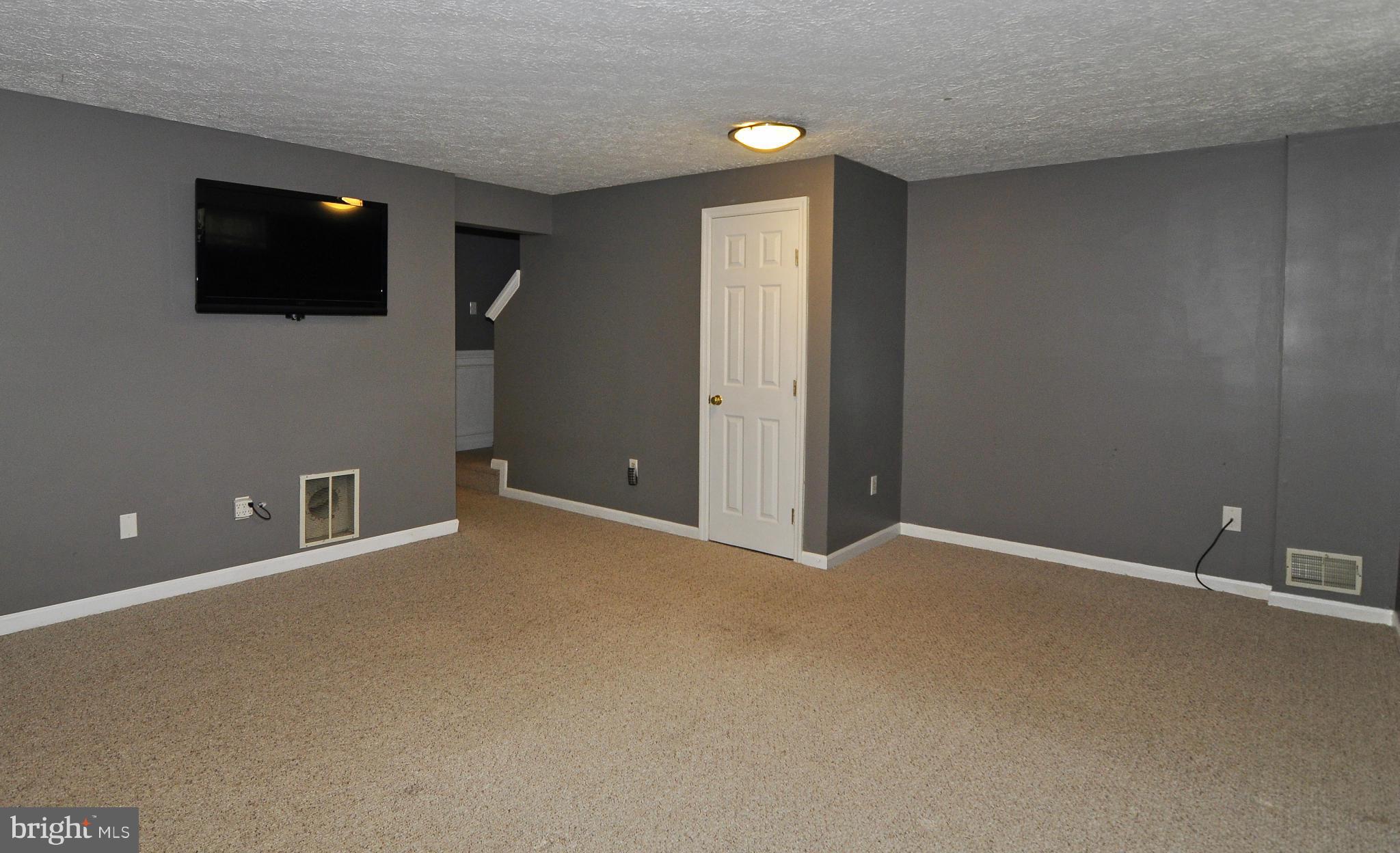 13918 Winding Ridge Lane Centreville, VA 20121 - Photo 19 of 25 Family Room