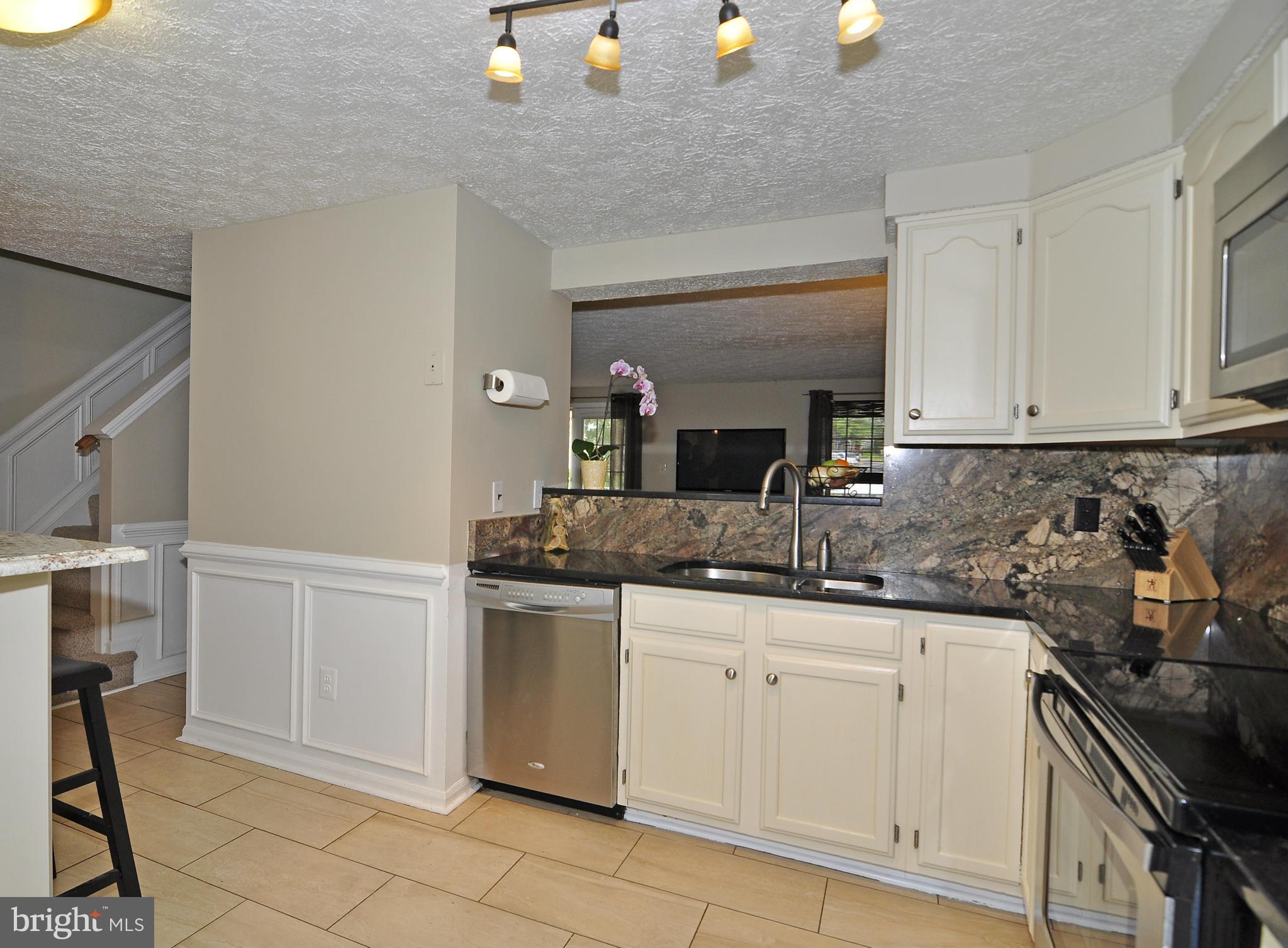 13918 Winding Ridge Lane Centreville, VA 20121 - Photo 7 of 25 Kitchen