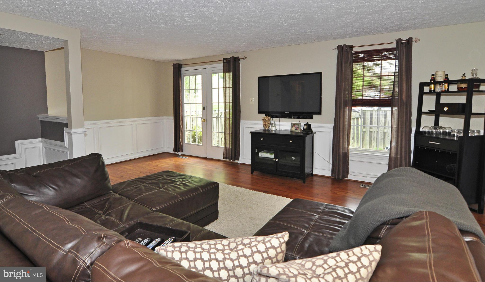 13918 Winding Ridge Lane Centreville, VA 20121 - Photo 9 of 25 Living Room
