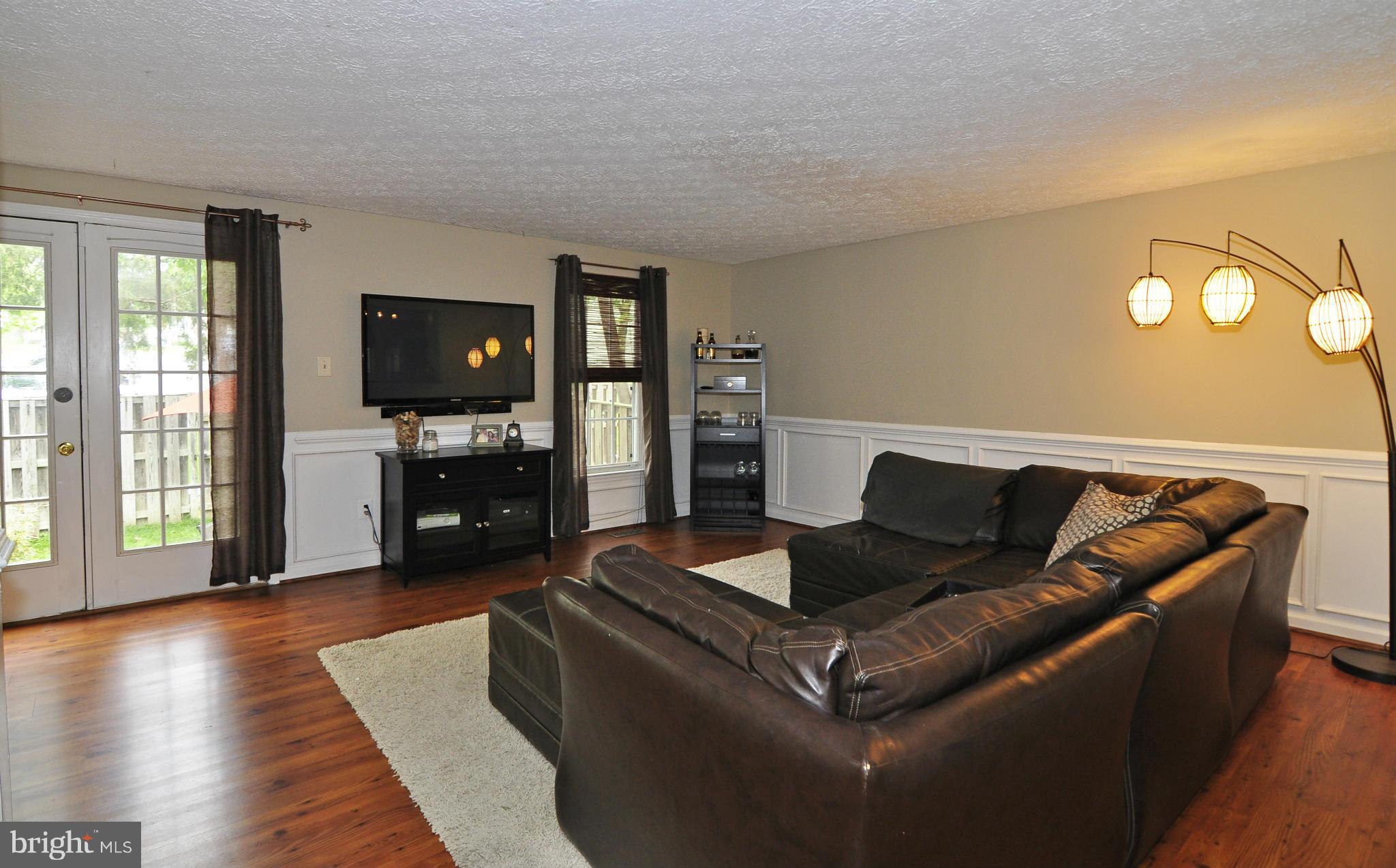 13918 Winding Ridge Lane Centreville, VA 20121 - Photo 10 of 25 Living Room