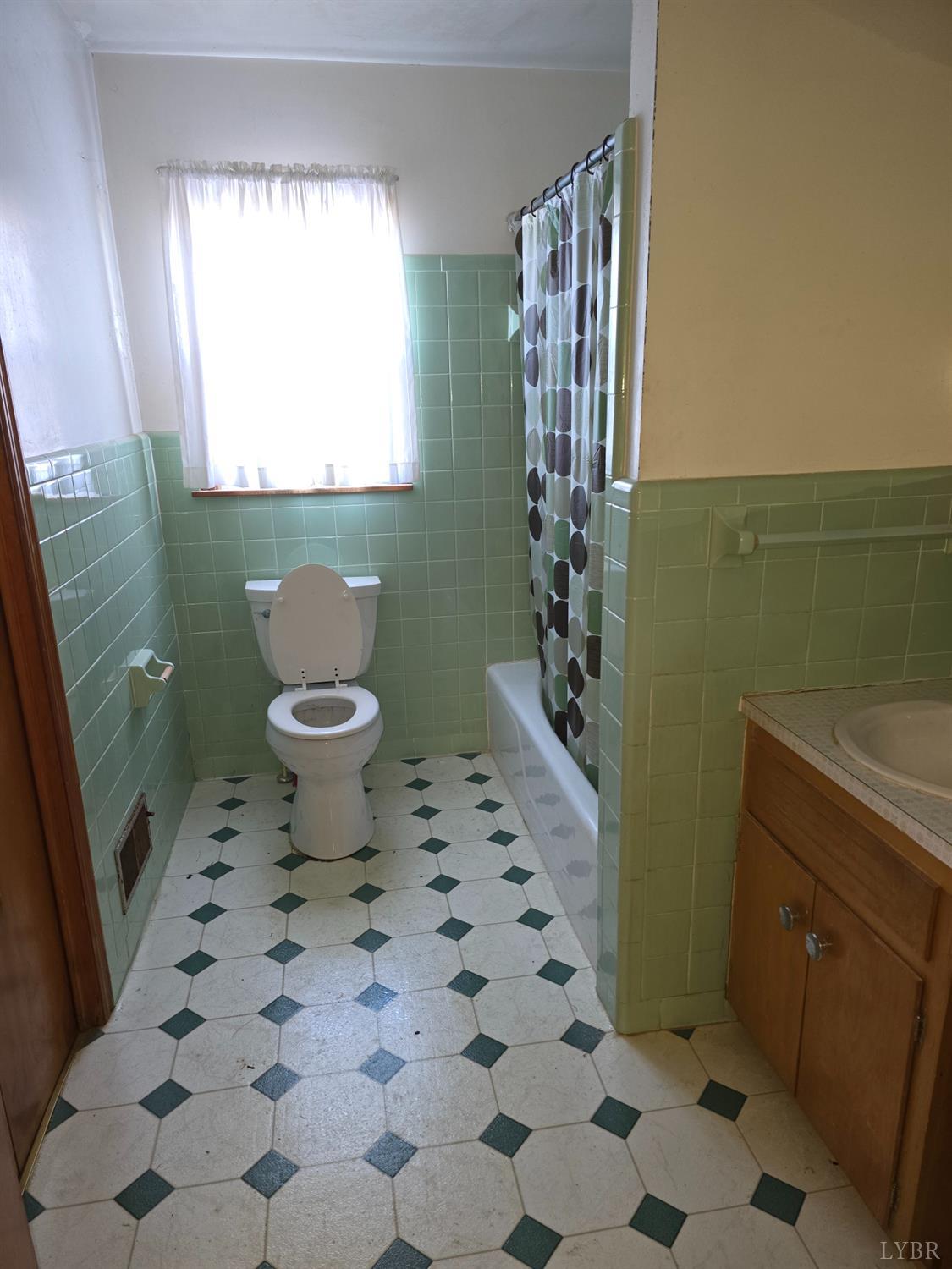 15917 Moneta Road Moneta, VA 24121 - Photo 11 of 14 Gallery Image 11