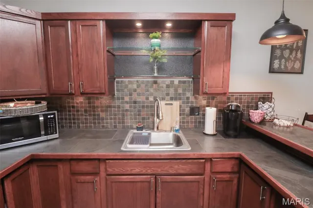 $390,000 | 129 Birchtree Circle, St. Robert, MO 65584