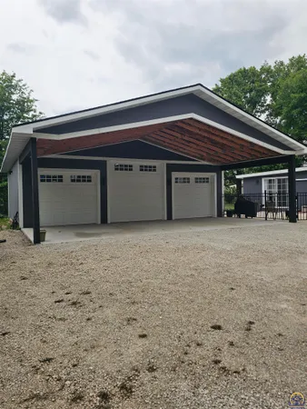 $414,000 | 2302 Sunset Lake Drive, Emporia, KS 66801