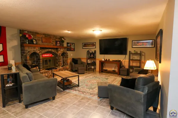 $414,000 | 2302 Sunset Lake Drive, Emporia, KS 66801