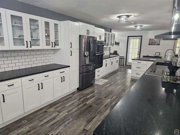 $414,000 | 2302 Sunset Lake Drive, Emporia, KS 66801