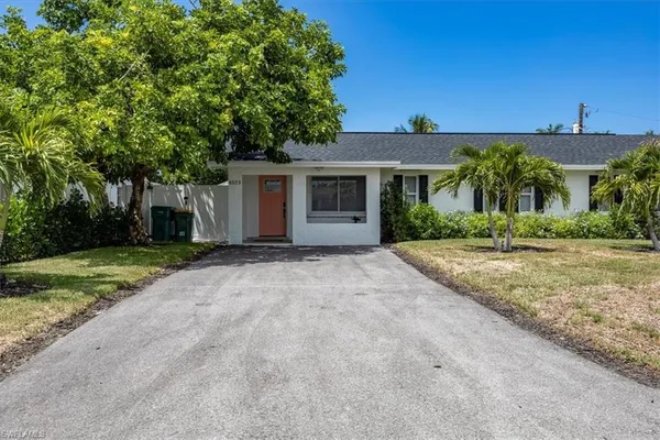 $2,900 | 4523 Fluvia Avenue, Naples, FL 34103