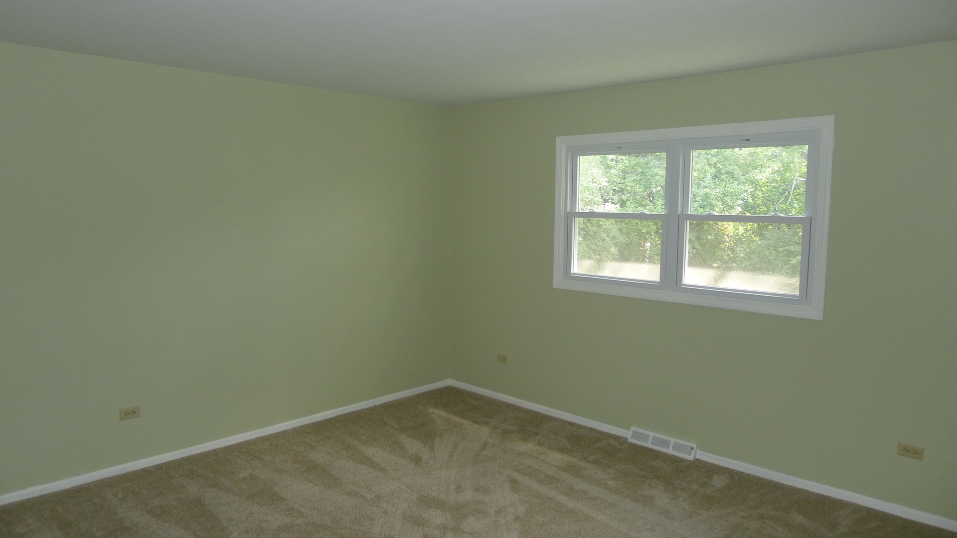 1417 Lawrence Crescent Flossmoor, IL 60422 - Photo 11 of 24 an empty room with a window