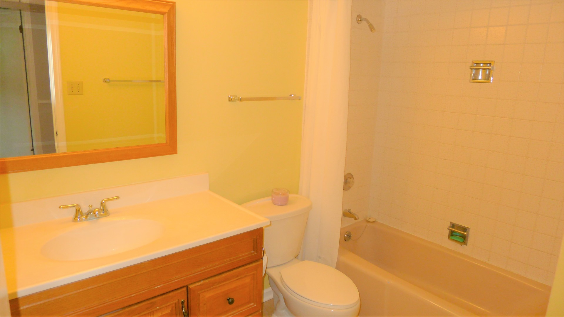 1417 Lawrence Crescent Flossmoor, IL 60422 - Photo 12 of 24 a bathroom with a sink a toilet and shower