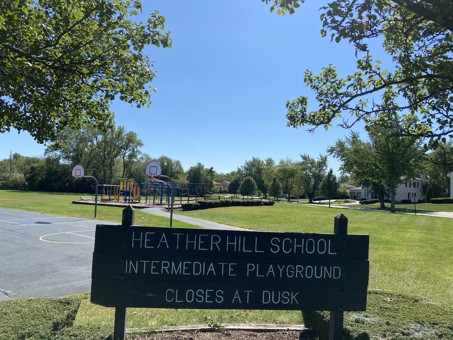 1417 Lawrence Crescent Flossmoor, IL 60422 - Photo 22 of 24 a view of park with garden and trees