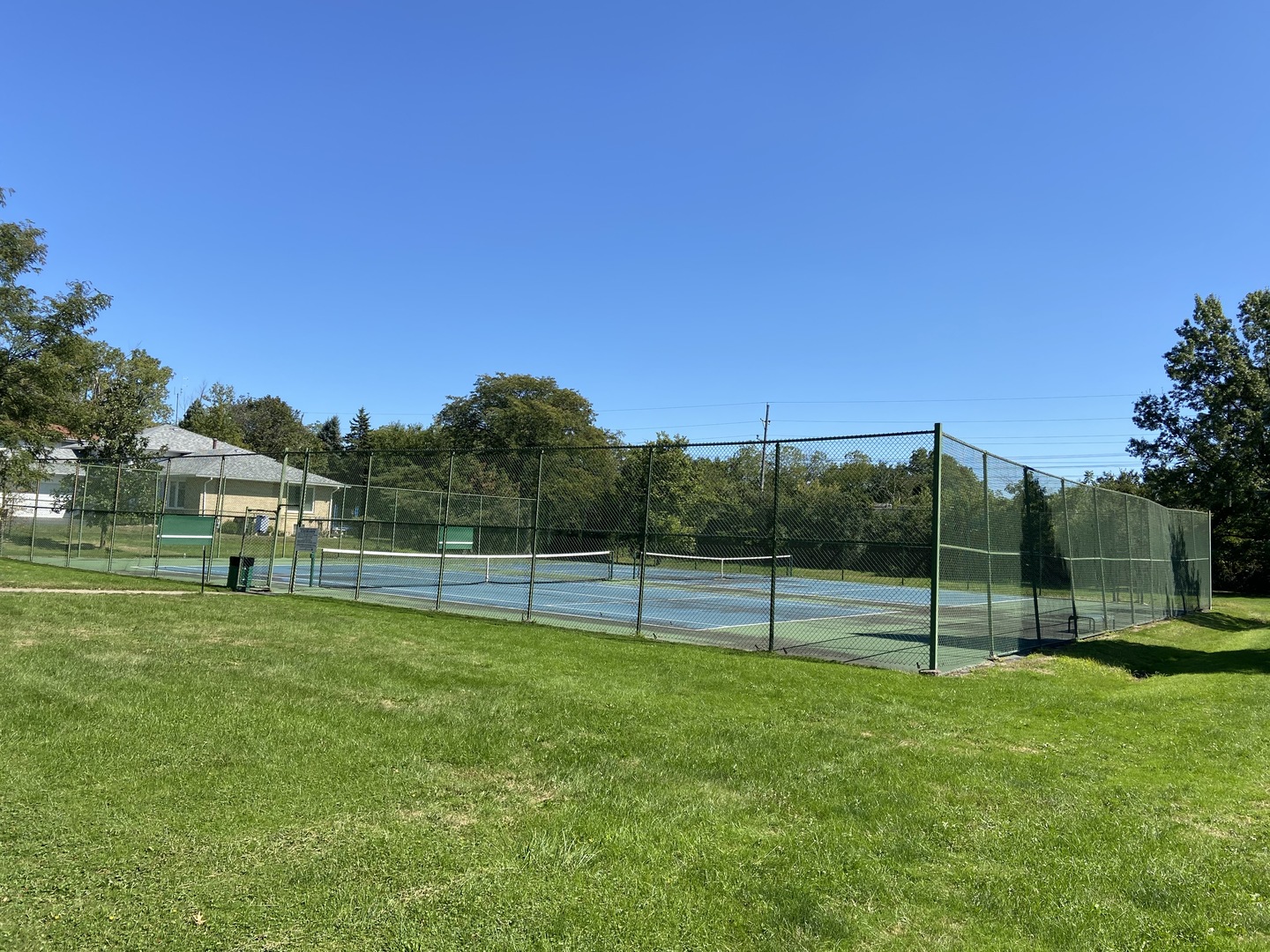 1417 Lawrence Crescent Flossmoor, IL 60422 - Photo 24 of 24 a view of outdoor space and yard