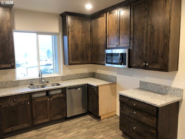 734 South Side Road Sutherlin, OR 97479 - Photo 3 of 22 Gallery Image 3