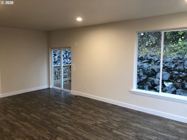 734 South Side Road Sutherlin, OR 97479 - Photo 9 of 22 Gallery Image 9