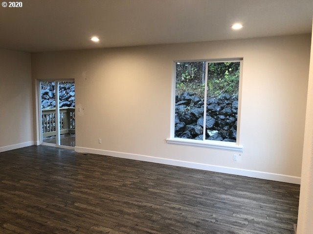 734 South Side Road Sutherlin, OR 97479 - Photo 10 of 22 Gallery Image 10